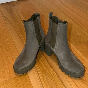 Splendid Olive Green Suede Ankle Booties